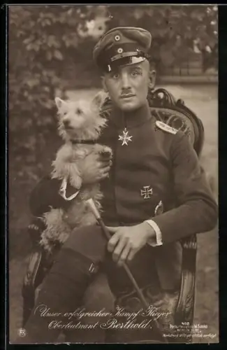 AK Sanke Nr. 402: Portrait Oberleutnant Berthold, Kampfflieger in Uniform mit Orden Eisernes Kreuz & Abzeichen