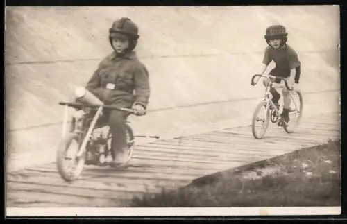 AK Kleinster Schrittmacher und kleinster Steher der Welt, Erwin Porth u. Kurt Falkenberg, Steherrennen