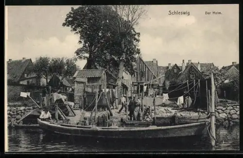 AK Schleswig, Der Holm mit Boot