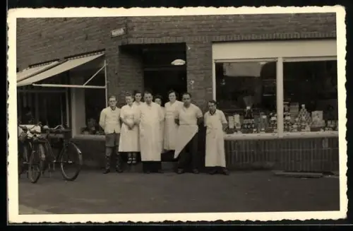 Foto-AK Bergheim /Erft, Eröffnung Geschäftsfiliale in Bergheim, Hauptstrasse 8, 1952