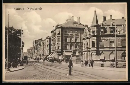 AK Augsburg, Wertachstrasse mit Geschäften und Wohnhäusern, Strassenbahn