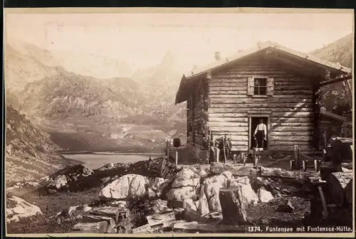 Fotografie unbekannter Fotograf, Ansicht Berchtesgaden, die Funtenseehütte am Funtensee