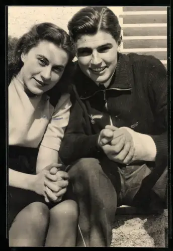 Fotografie junger Olympia-Teilnehmer im Reiten im Sport Overal mit , 1936