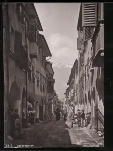 Fotografie Lichtdruck B. Johannes, Meran, Ansicht Meran, Blick in die Laubengasse