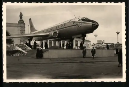 Fotografie russisches Iljuschin Illy Flugzeug auf einer Ausstellung