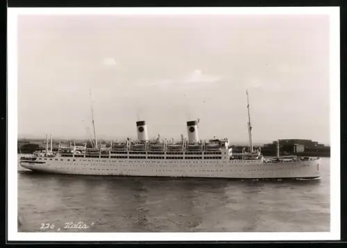 AK Passagierschiff Italia in Fahrt