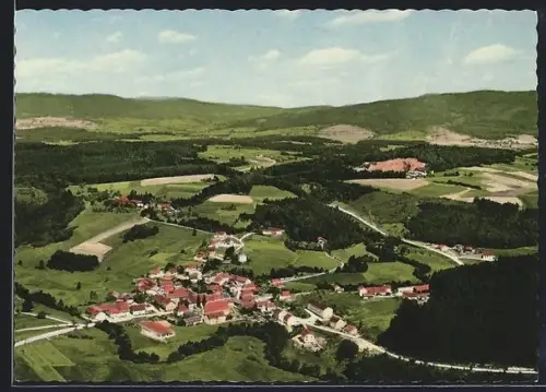 AK Auerbach b. Hengersberg, Ortsansicht aus der Vogelschau mit umliegenden Wäldern