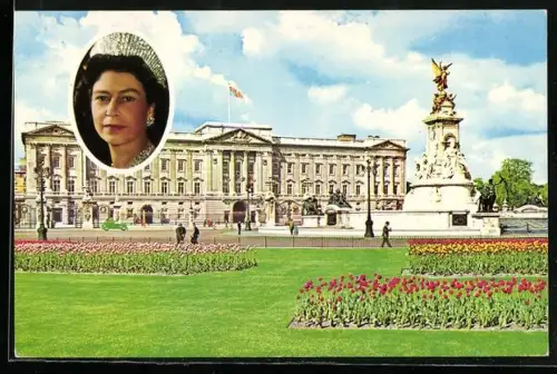 AK London, Elizabeth II. im Porträt mit dem Buckingham Palace im Hintergrund