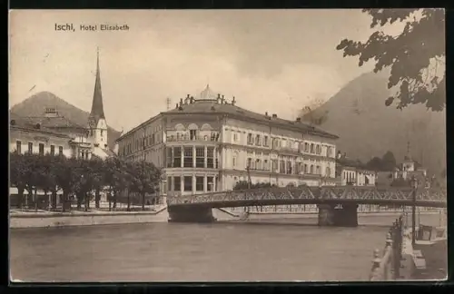 AK Ischl, Hotel Elisabeth, Flusspartie mit Brücke