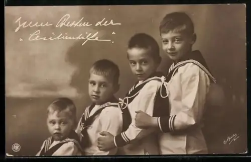AK Kronprinz Wilhelm von Preussen mit seinen Brüdern in Matrosenkleidung