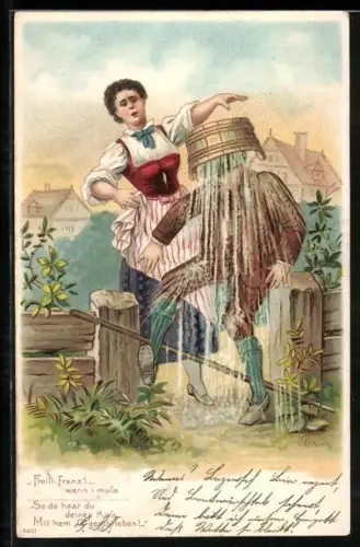 AK wütende Hausfrau kippt ihrem Mann ein Fass wasser über den Kopf