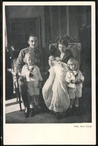 AK Ernst August Herzog von Braunschweig mit Frau und Kindern