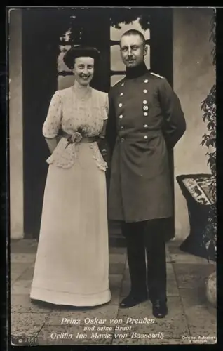 AK Prinz Oskar von Preussen und seine Braut Gräfin Ina Marie von Bassewitz