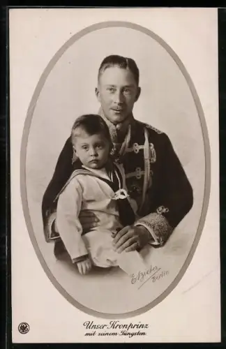 AK Kronprinz Wilhelm von Preussen mit seinem Jüngsten in Matrosenuniform