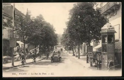AK Vichy, La Rue du Pont