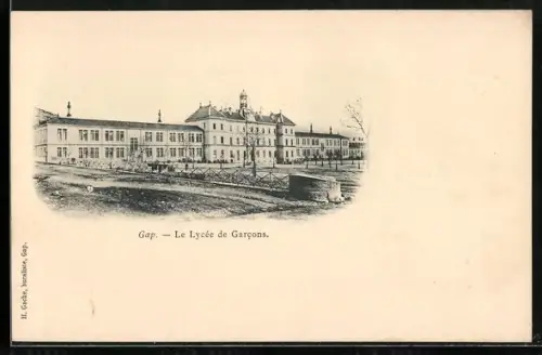 AK Gap, Le Lycée de Garcons