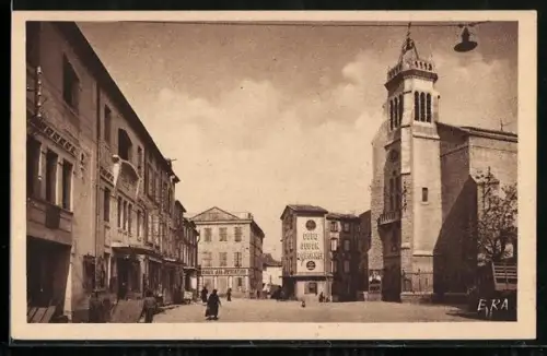 AK Sigean /Aude, La Place et l`Eglise