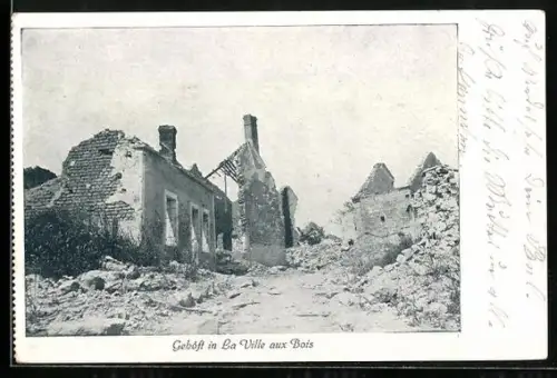 AK La Ville-aux-Bois, Ruines après la bataille