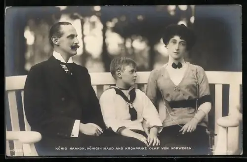 AK König Haakon, Königin Maud und Kronprinz Olaf von Norwegen