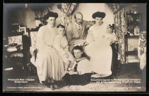 AK Grossherzogpaar von Mecklenburg mit Erbgrossherzog Friedrich Franz und Prinzessin Max v. Baden mit Kindern
