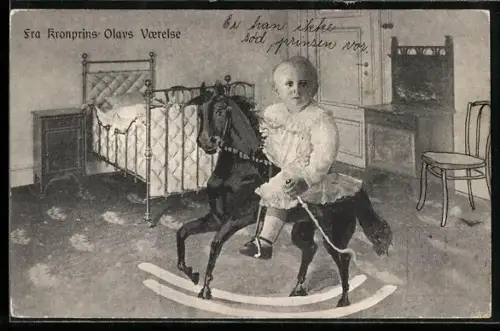 AK Kronprins Olav von Norwegen auf einem Schaukelpferd
