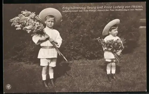 AK Ergrossherzog Georg und Prinz Ludwig von Hessen als kleine Buben mit gepflückten Blumen