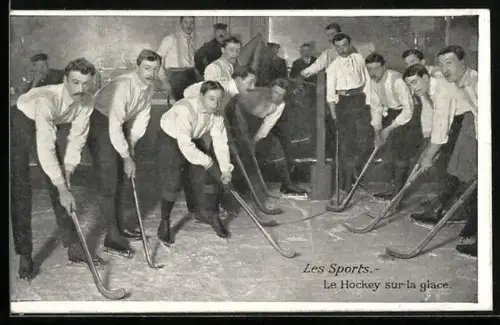 AK Hockey-Mannschaft mit Schlägern