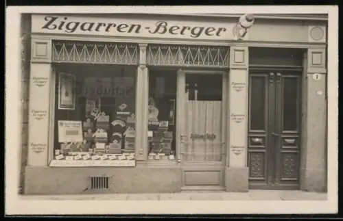 Foto-AK Auslage vom Geschäft Zigarren-Berger