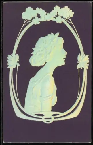 AK Lächelnde Dame im Jugendstil