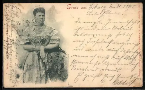 AK Herzogin Marie von Sachsen-Coburg-Gotha in Abendrobe an einem Stuhl lehnend