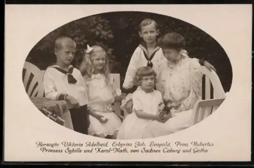 AK Herzogin Victoria Adelheid mit ihren Kindern