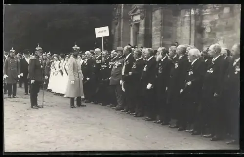 AK Herzog Carl Eduard von Sachsen-Coburg-Gotha bei einem Veteranen-Treffen
