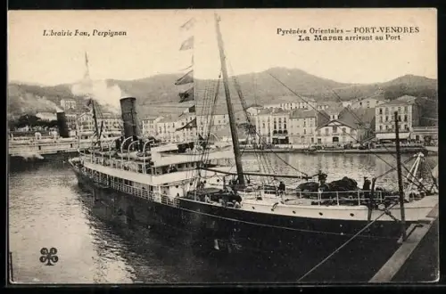 AK Port-Vendres, Le Massia arrivant au port