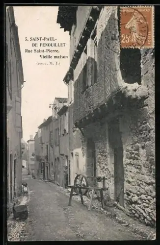 AK Saint-Paul-de-Fenouillet, Rue Saint-Pierre, Vieille maison
