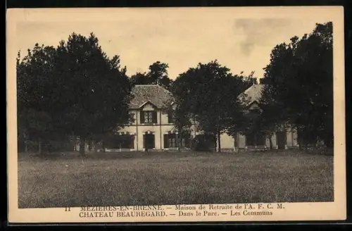 AK Mézières-en-Brenne, Maison de Retraite de l`A.F.C.M. Château Beauregard, dans le parc, les communs