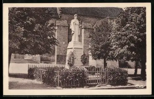 AK St-Denis-de-Jouhet /Indre, Monument aux Morts 1914-18
