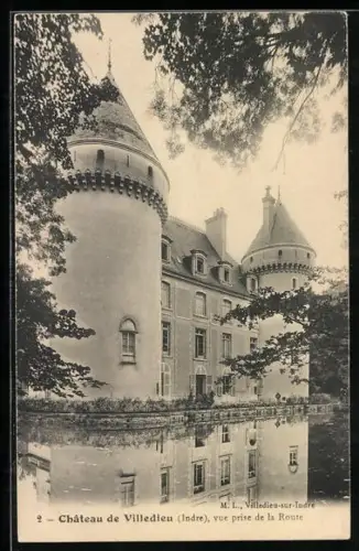 AK Villedieu-sur-Indre, Château de Villedieu, vue prise de la route