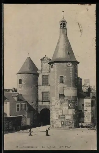 AK Issoudun, Le Beffroi avec affiches publicitaires