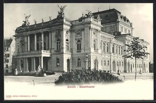 AK Zürich, Stadttheater mit Strassenpartie