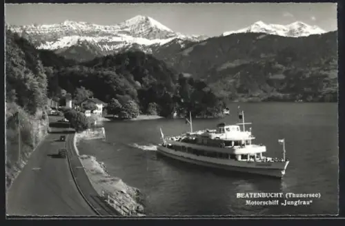 AK Beatenberg, Beatenbucht am Thunersee, Motorschiff Jungfrau in Fahrt