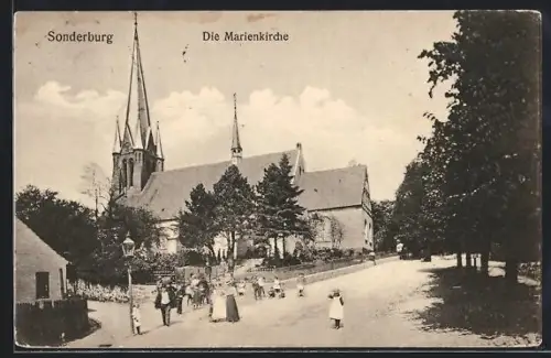 AK Sonderburg, Marienkirche mit Anwohnern