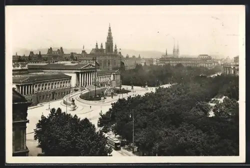 AK Wien, Parlament, Rathaus, Universität und eine Strassenbahn
