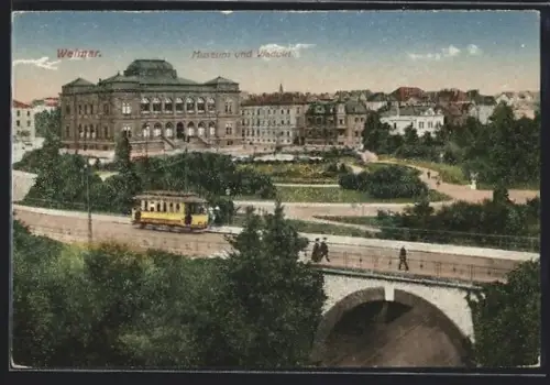 AK Weimar, Museum und Viadukt mit Strassenbahn