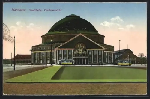 AK Hannover, Vorderansicht der Stadthalle mit Strassenbahnen