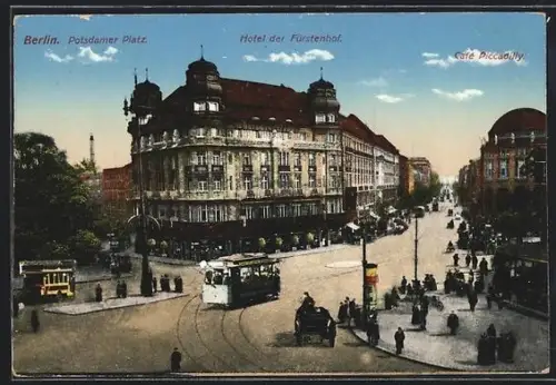 AK Berlin, Hotel Fürstenhof mit Strasse u. Strassenbahn aus der Vogelschau