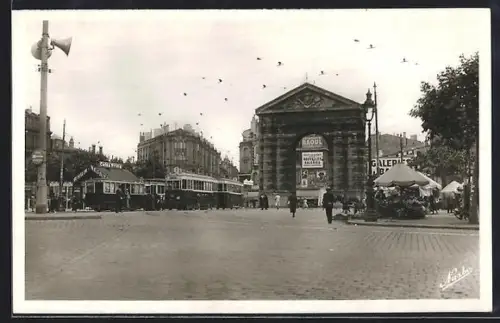 AK Bordeaux, Place de la Victoire, Strassenbahn