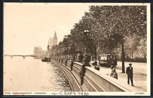 AK London, the embankment, Strassenbahnen