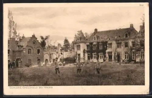 AK Geluveld, Soldaten vor dem Landschloss