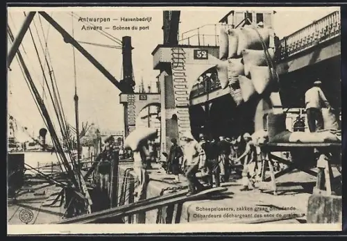 AK Anvers, Scènes du port, Débardeurs déchargeant des sacs de grains