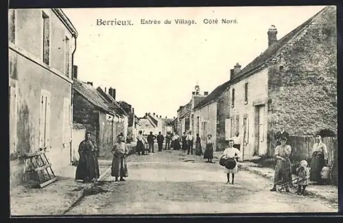 AK Berrieux, Entrée du village, Strassenpartie mit Anwohnern